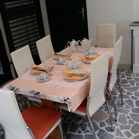Apartment Gemuetliches Fuer 2 Personen In *